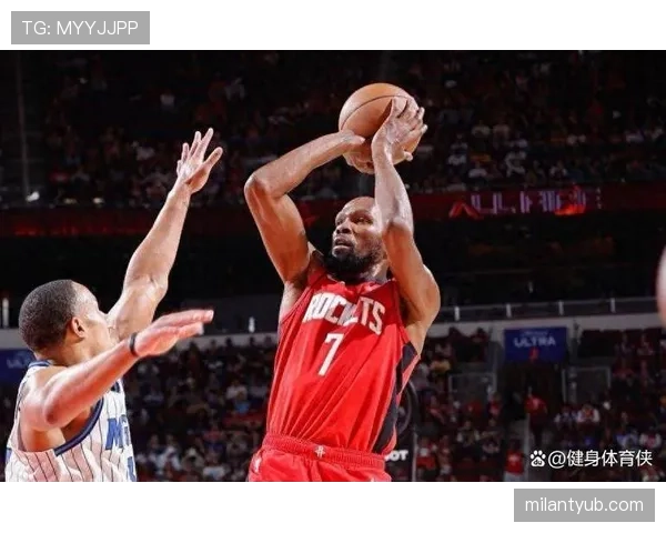 利拉德三分效率提升显著 拉开与杜兰特关键时刻表现差距